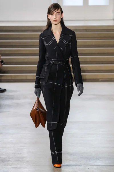 Look 24